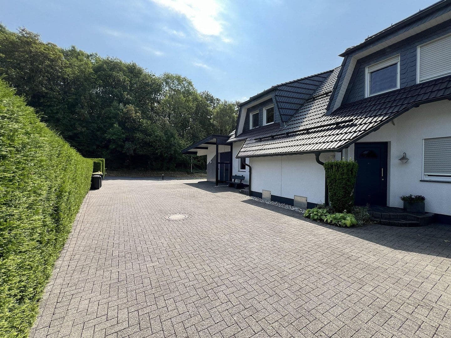 Prodej domu 301 m², pozemek 1.047 m², An der Silberkuhle 5, Reichshof, Severní Porýní-Vestfálsko Prodej domu 301 m², pozemek 1.047 m², An der Silberkuhle 5, Reichshof, Severní Porýní-Vestfálsko