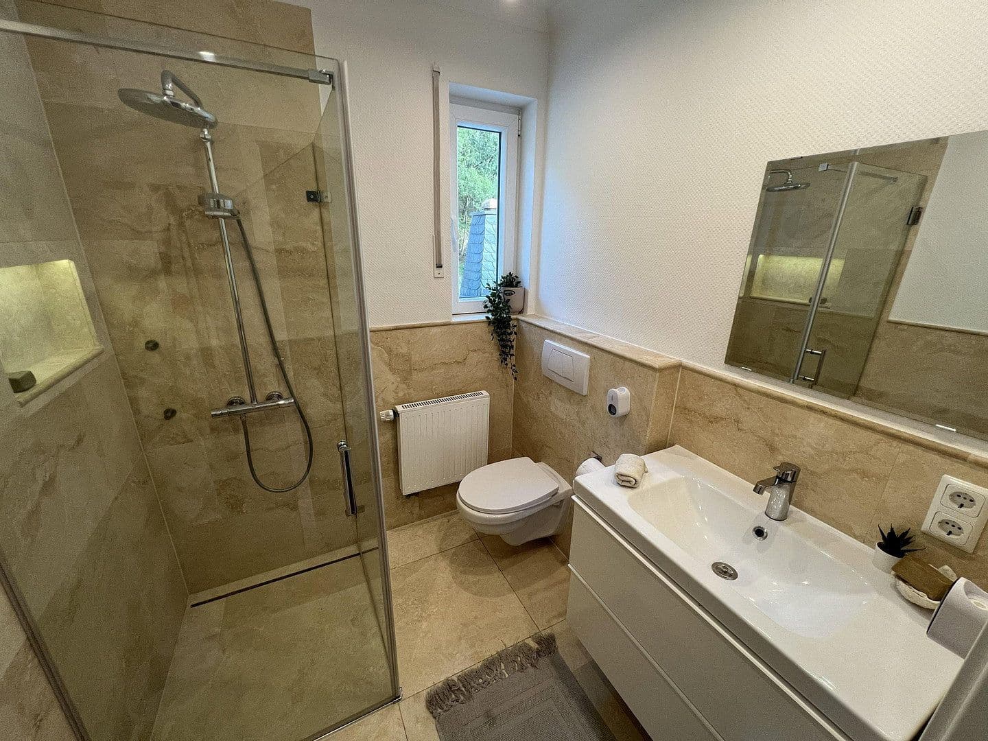 Prodej domu 301 m², pozemek 1.047 m², An der Silberkuhle 5, Reichshof, Severní Porýní-Vestfálsko Prodej domu 301 m², pozemek 1.047 m², An der Silberkuhle 5, Reichshof, Severní Porýní-Vestfálsko