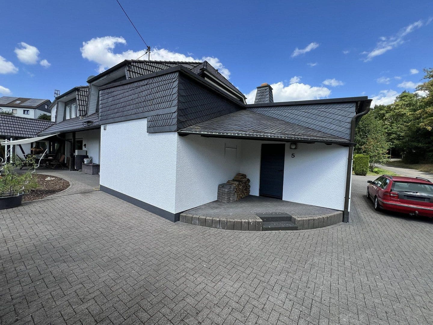 Prodej domu 301 m², pozemek 1.047 m², An der Silberkuhle 5, Reichshof, Severní Porýní-Vestfálsko Prodej domu 301 m², pozemek 1.047 m², An der Silberkuhle 5, Reichshof, Severní Porýní-Vestfálsko