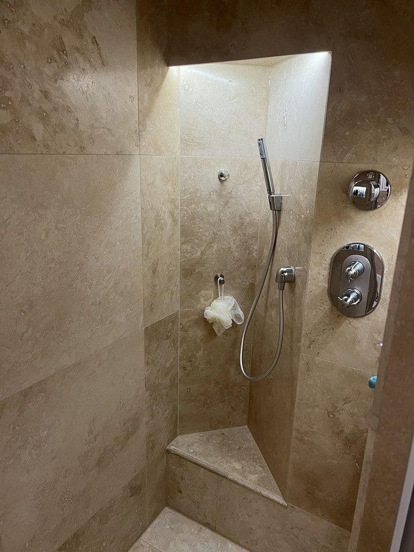 Prodej domu 301 m², pozemek 1.047 m², An der Silberkuhle 5, Reichshof, Severní Porýní-Vestfálsko Prodej domu 301 m², pozemek 1.047 m², An der Silberkuhle 5, Reichshof, Severní Porýní-Vestfálsko