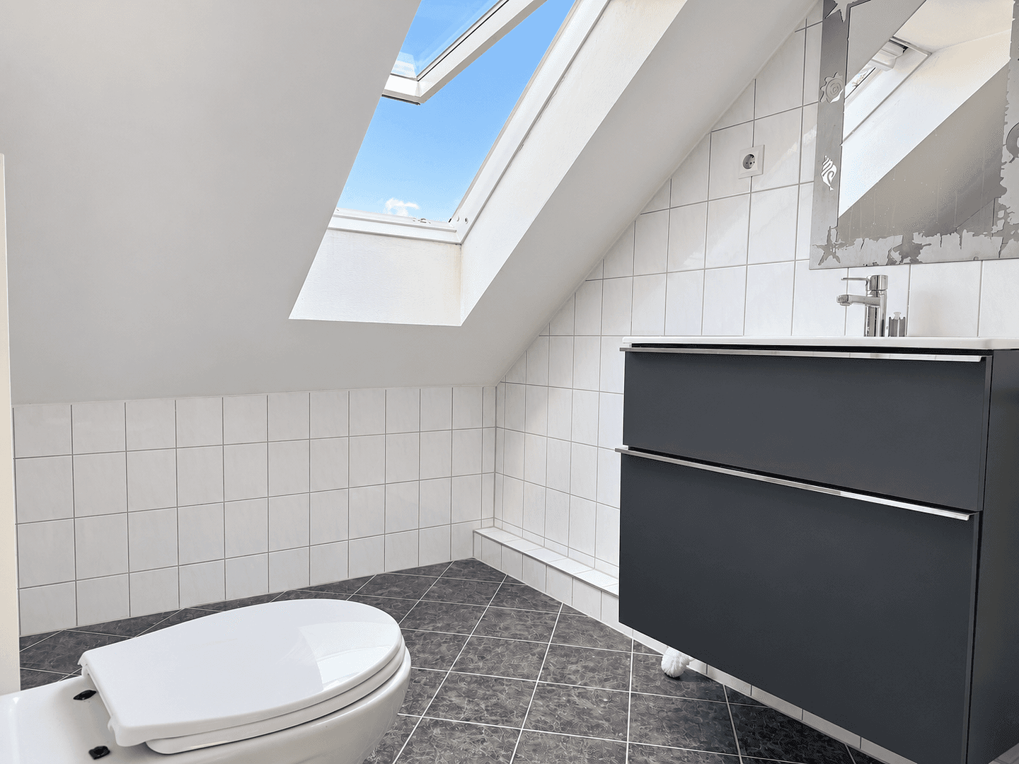 Prodej domu 160 m², pozemek 247 m², Dachauer Straße 72, Markt Indersdorf, Bavorsko Prodej domu 160 m², pozemek 247 m², Dachauer Straße 72, Markt Indersdorf, Bavorsko