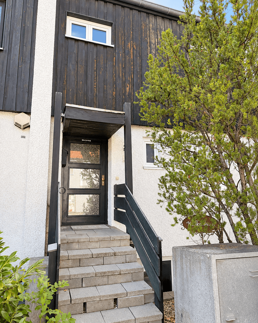 Prodej domu 160 m², pozemek 247 m², Dachauer Straße 72, Markt Indersdorf, Bavorsko Prodej domu 160 m², pozemek 247 m², Dachauer Straße 72, Markt Indersdorf, Bavorsko