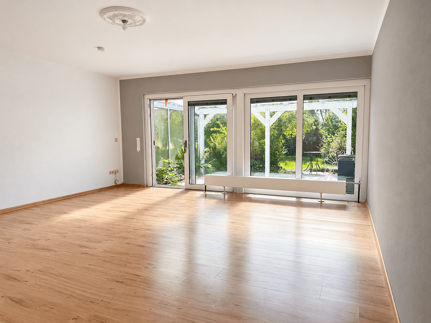 Prodej domu 160 m², pozemek 247 m², Dachauer Straße 72, Markt Indersdorf, Bavorsko Prodej domu 160 m², pozemek 247 m², Dachauer Straße 72, Markt Indersdorf, Bavorsko