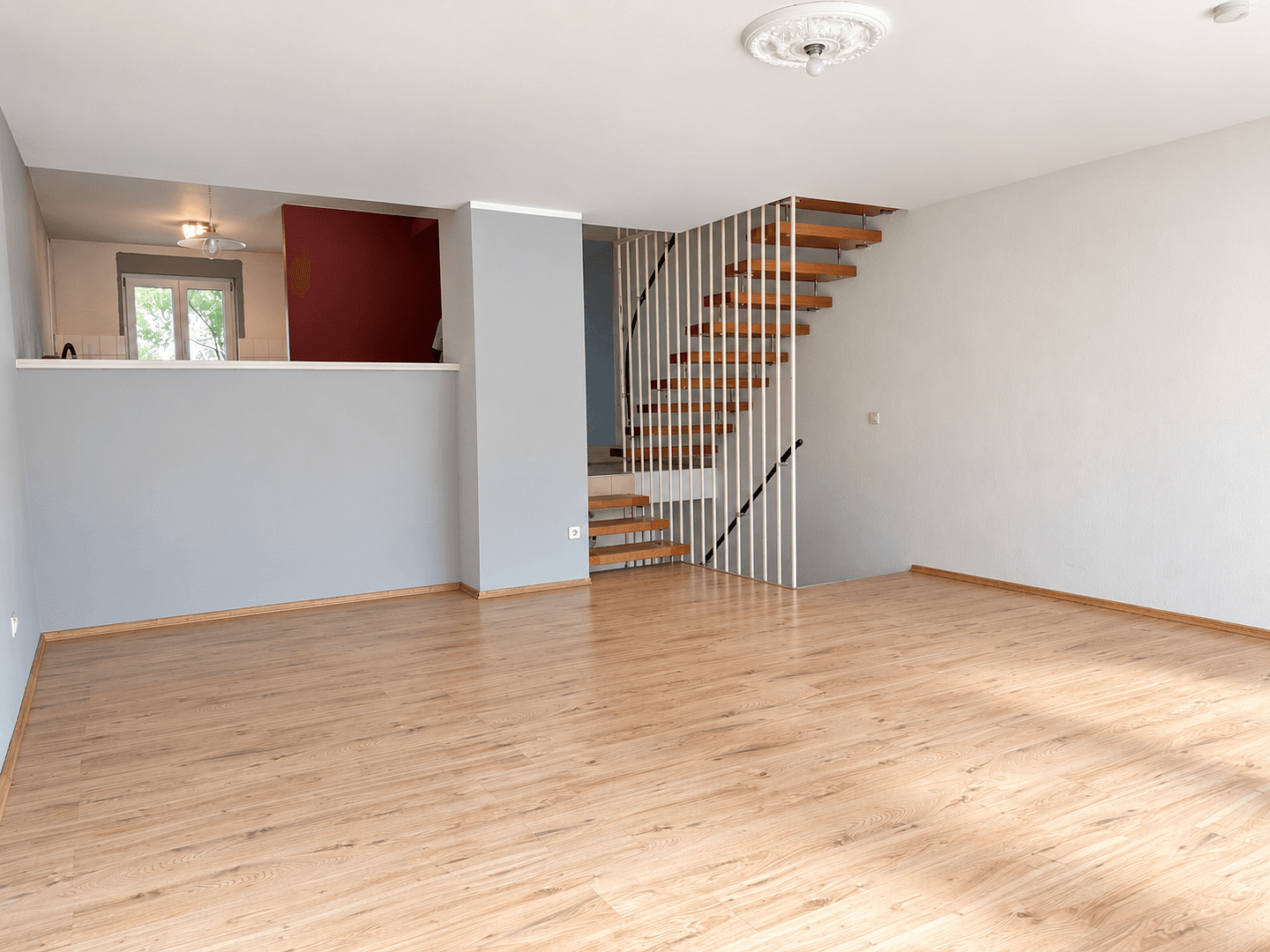 Prodej domu 160 m², pozemek 247 m², Dachauer Straße 72, Markt Indersdorf, Bavorsko Prodej domu 160 m², pozemek 247 m², Dachauer Straße 72, Markt Indersdorf, Bavorsko
