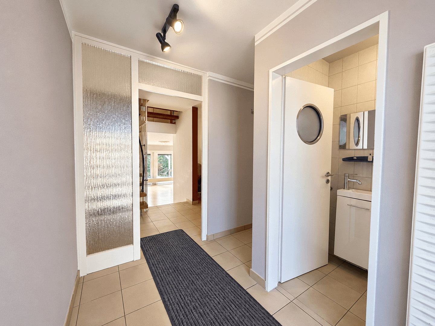 Prodej domu 160 m², pozemek 247 m², Dachauer Straße 72, Markt Indersdorf, Bavorsko Prodej domu 160 m², pozemek 247 m², Dachauer Straße 72, Markt Indersdorf, Bavorsko
