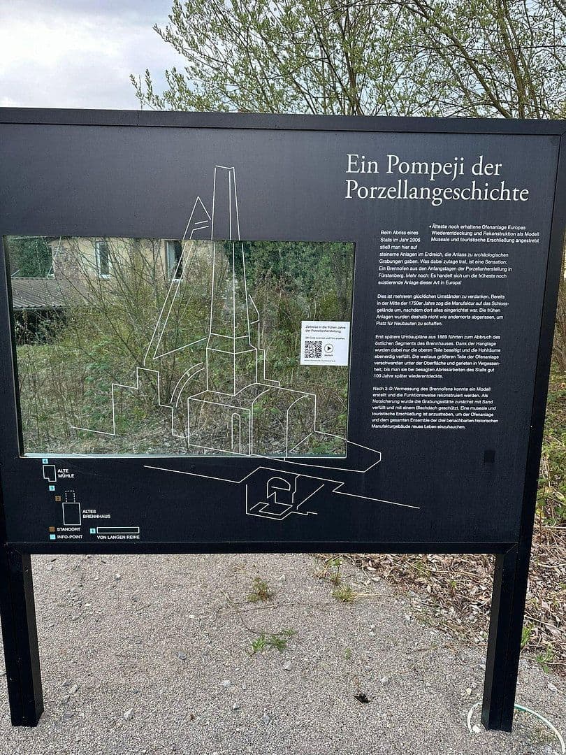 Prodej domu 1.320 m², pozemek 2.400 m², Fürstenberg, Dolní Sasko Prodej domu 1.320 m², pozemek 2.400 m², Fürstenberg, Dolní Sasko