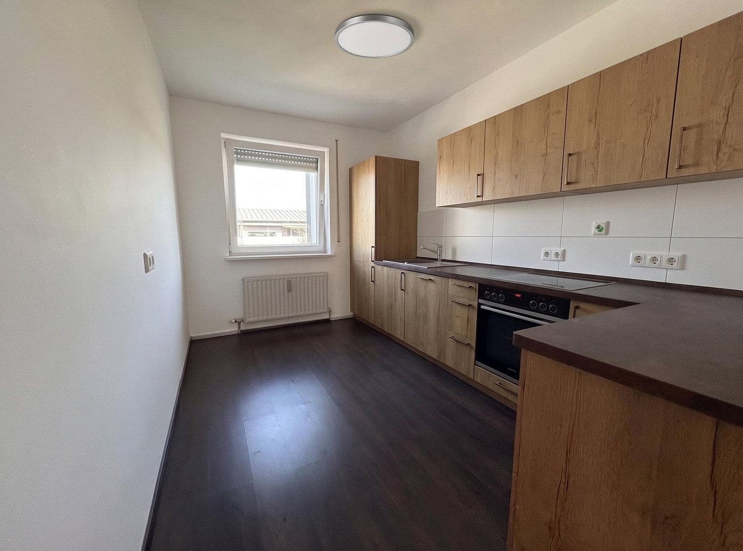 Pronájem bytu 4+1 98 m², Gartenstraße 19, Langweid am Lech, Bavorsko Pronájem bytu 4+1 98 m², Gartenstraße 19, Langweid am Lech, Bavorsko
