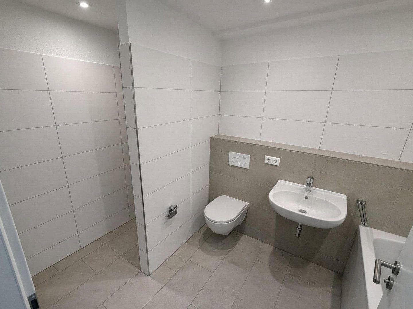 Pronájem bytu 2+1 60 m², Theresienbogen 23, Unterschleißheim, Bavorsko Pronájem bytu 2+1 60 m², Theresienbogen 23, Unterschleißheim, Bavorsko