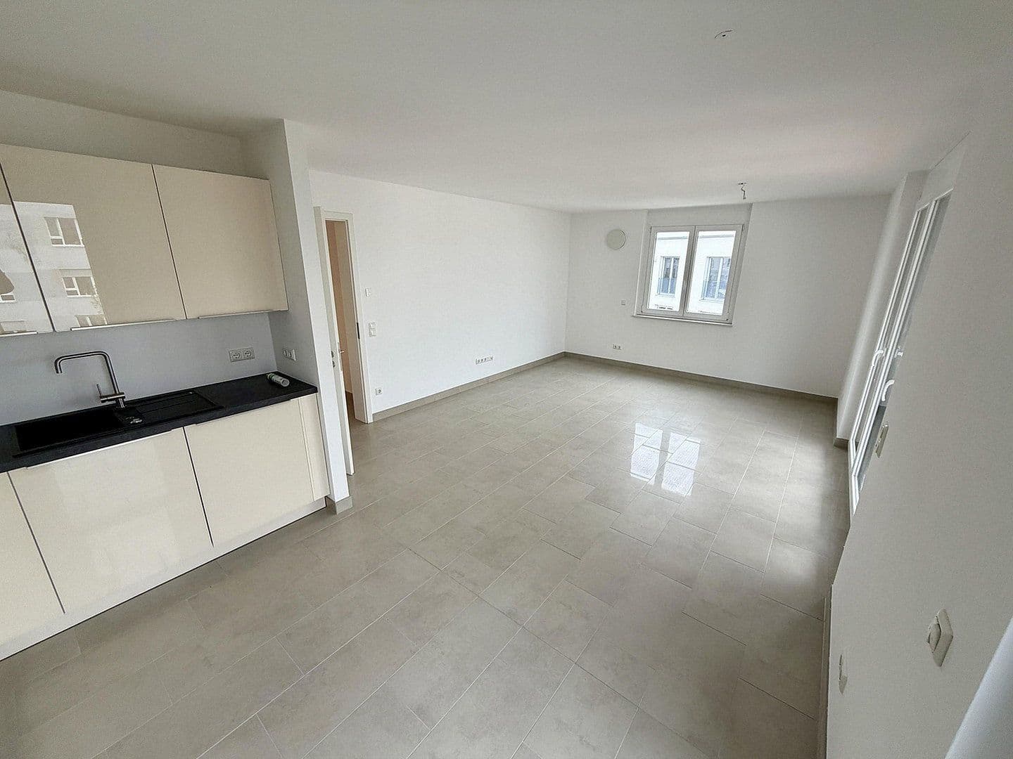 Pronájem bytu 2+1 60 m², Theresienbogen 23, Unterschleißheim, Bavorsko Pronájem bytu 2+1 60 m², Theresienbogen 23, Unterschleißheim, Bavorsko