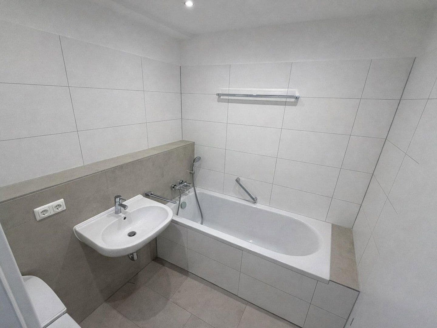 Pronájem bytu 2+1 60 m², Theresienbogen 23, Unterschleißheim, Bavorsko Pronájem bytu 2+1 60 m², Theresienbogen 23, Unterschleißheim, Bavorsko
