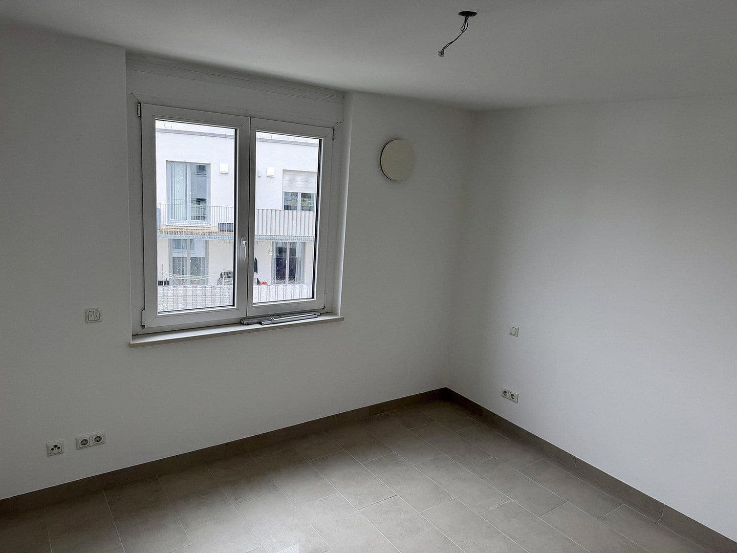 Pronájem bytu 2+1 60 m², Theresienbogen 23, Unterschleißheim, Bavorsko Pronájem bytu 2+1 60 m², Theresienbogen 23, Unterschleißheim, Bavorsko