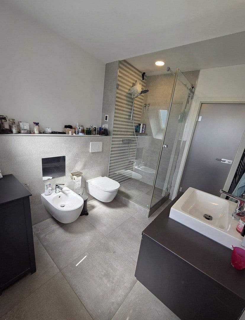 Prodej bytu 3+kk 100 m², Tangermünder Weg 18, Berlin, Berlín Prodej bytu 3+kk 100 m², Tangermünder Weg 18, Berlin, Berlín