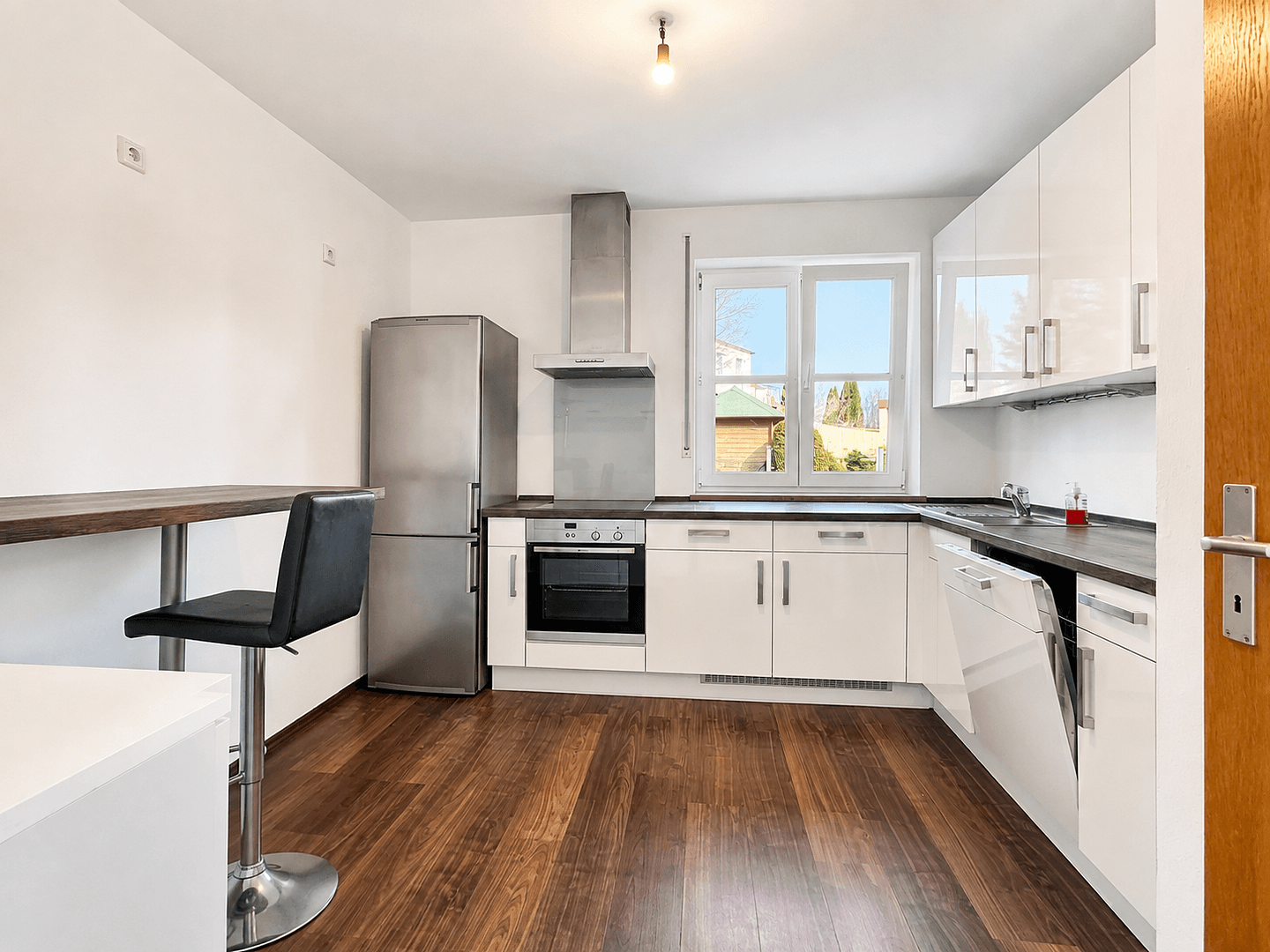 Prodej bytu 5+1 109 m², Hauptstraße 2a, Sulzemoos, Bavorsko Prodej bytu 5+1 109 m², Hauptstraße 2a, Sulzemoos, Bavorsko