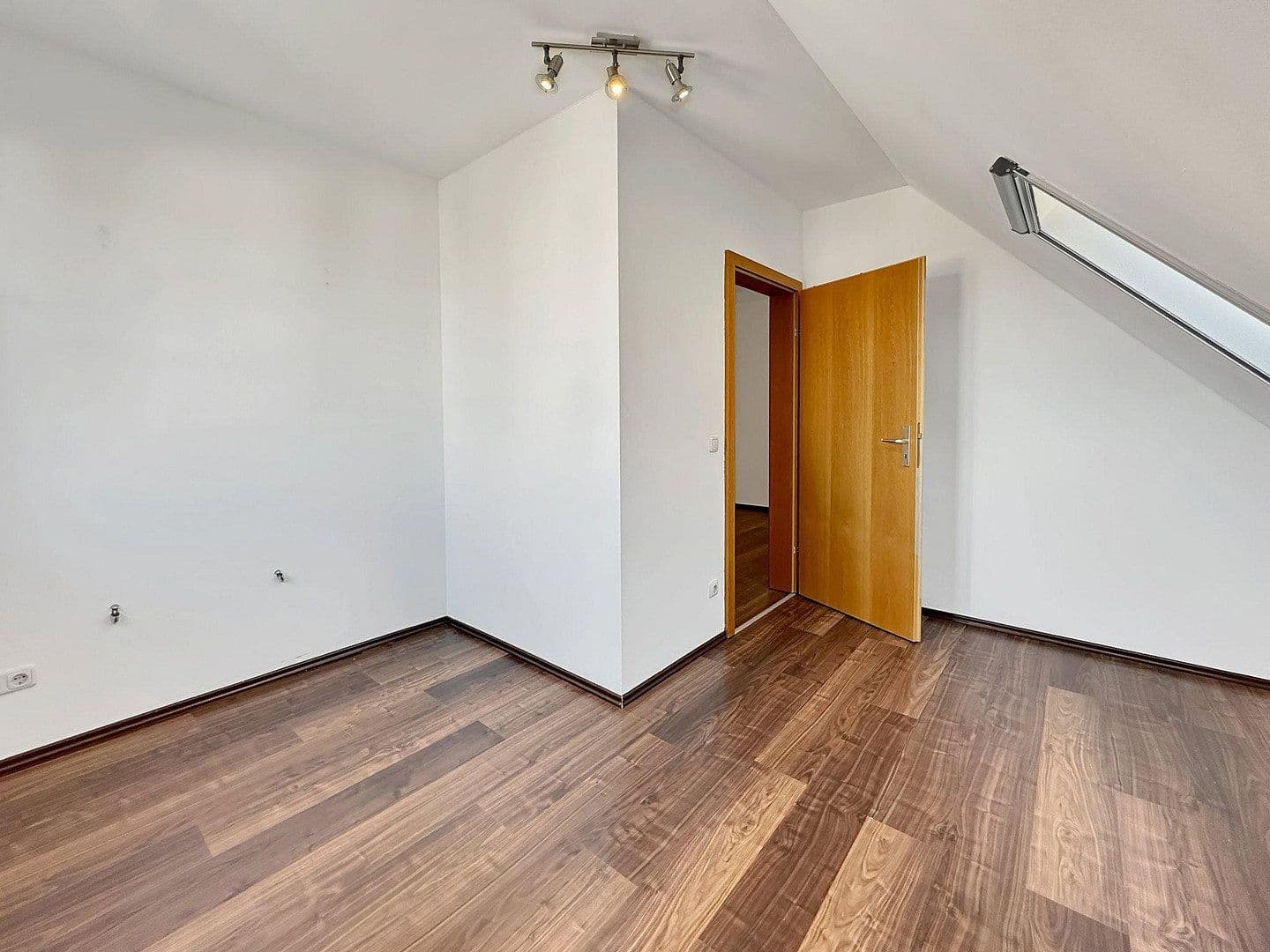 Prodej bytu 5+1 109 m², Hauptstraße 2a, Sulzemoos, Bavorsko Prodej bytu 5+1 109 m², Hauptstraße 2a, Sulzemoos, Bavorsko