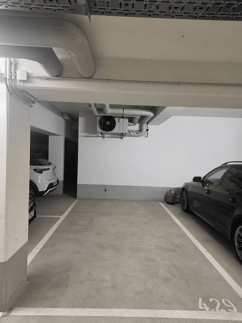 Pronájem garáže, Alt-Stralau 44, Berlin, Berlín Pronájem garáže, Alt-Stralau 44, Berlin, Berlín