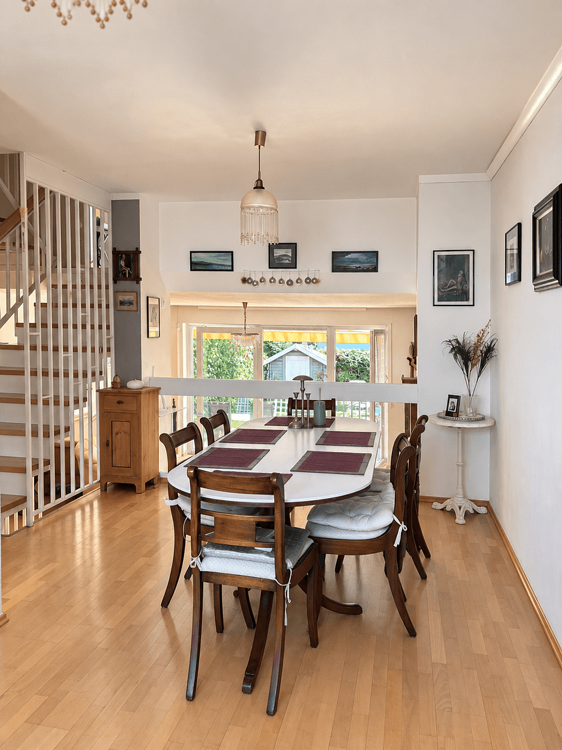 Prodej domu 140 m², pozemek 159 m², Oberschleissheim, Bavorsko Prodej domu 140 m², pozemek 159 m², Oberschleissheim, Bavorsko
