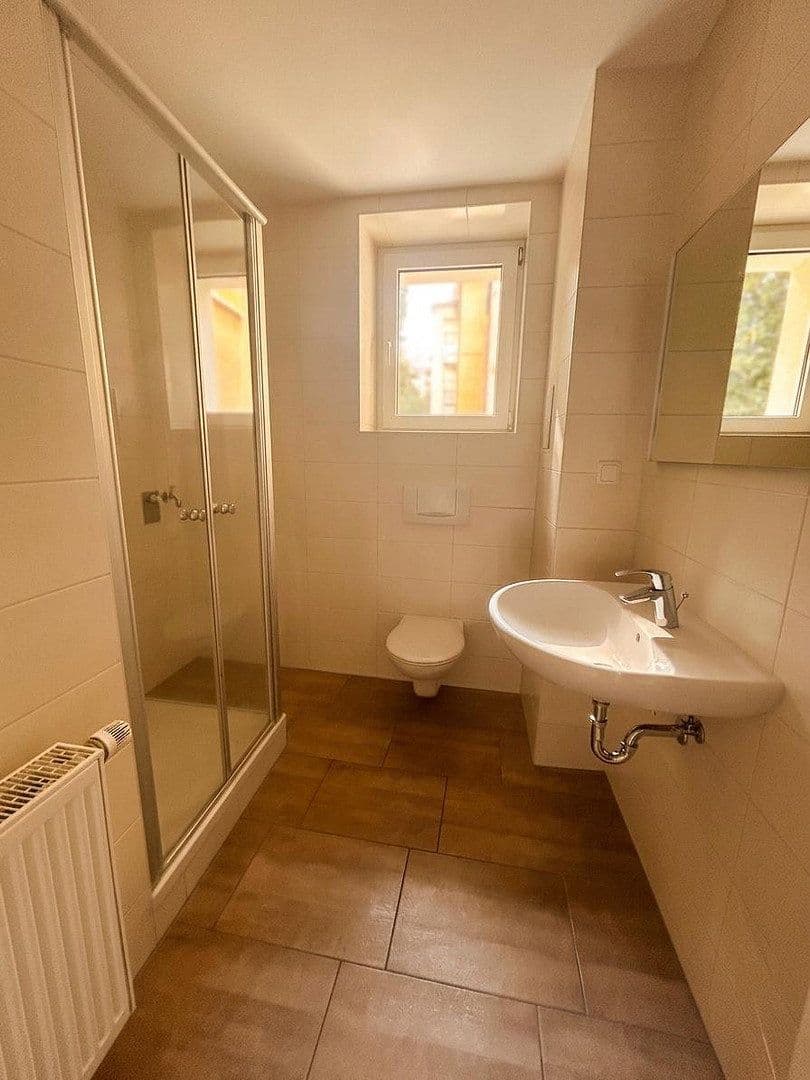 Pronájem bytu 4+1 88 m², Bernburger Straße 16, Dessau-Roßlau, Sasko-Anhaltsko Pronájem bytu 4+1 88 m², Bernburger Straße 16, Dessau-Roßlau, Sasko-Anhaltsko