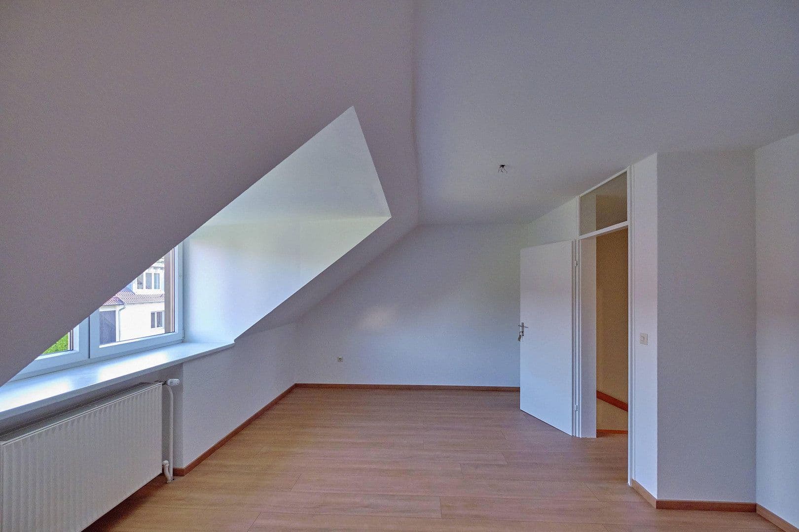 Pronájem domu 125 m², pozemek 149 m², München, Bavorsko Pronájem domu 125 m², pozemek 149 m², München, Bavorsko
