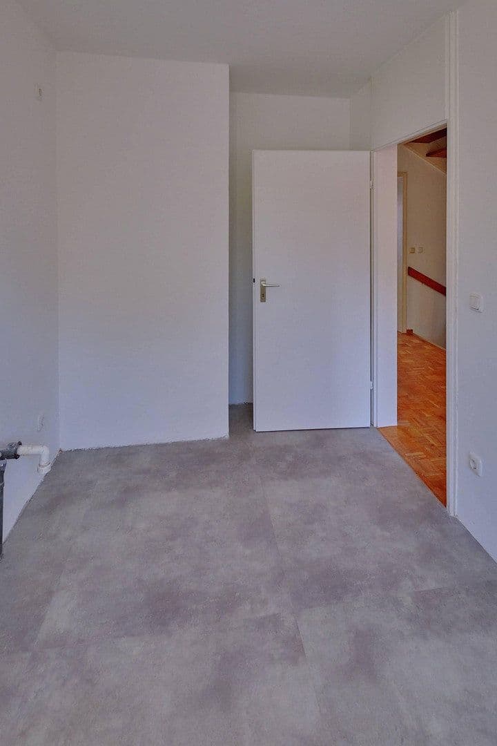 Pronájem domu 125 m², pozemek 149 m², München, Bavorsko Pronájem domu 125 m², pozemek 149 m², München, Bavorsko