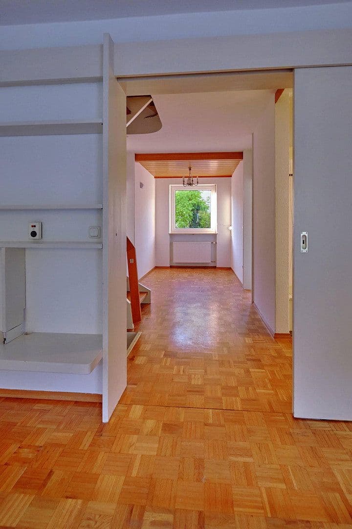 Pronájem domu 125 m², pozemek 149 m², München, Bavorsko Pronájem domu 125 m², pozemek 149 m², München, Bavorsko