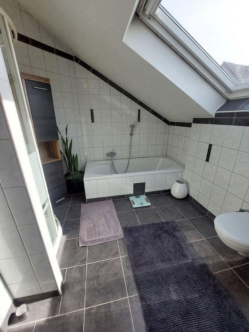 Prodej domu 143 m², pozemek 314 m², Offermannsstr 9, Baesweiler, Severní Porýní-Vestfálsko Prodej domu 143 m², pozemek 314 m², Offermannsstr 9, Baesweiler, Severní Porýní-Vestfálsko