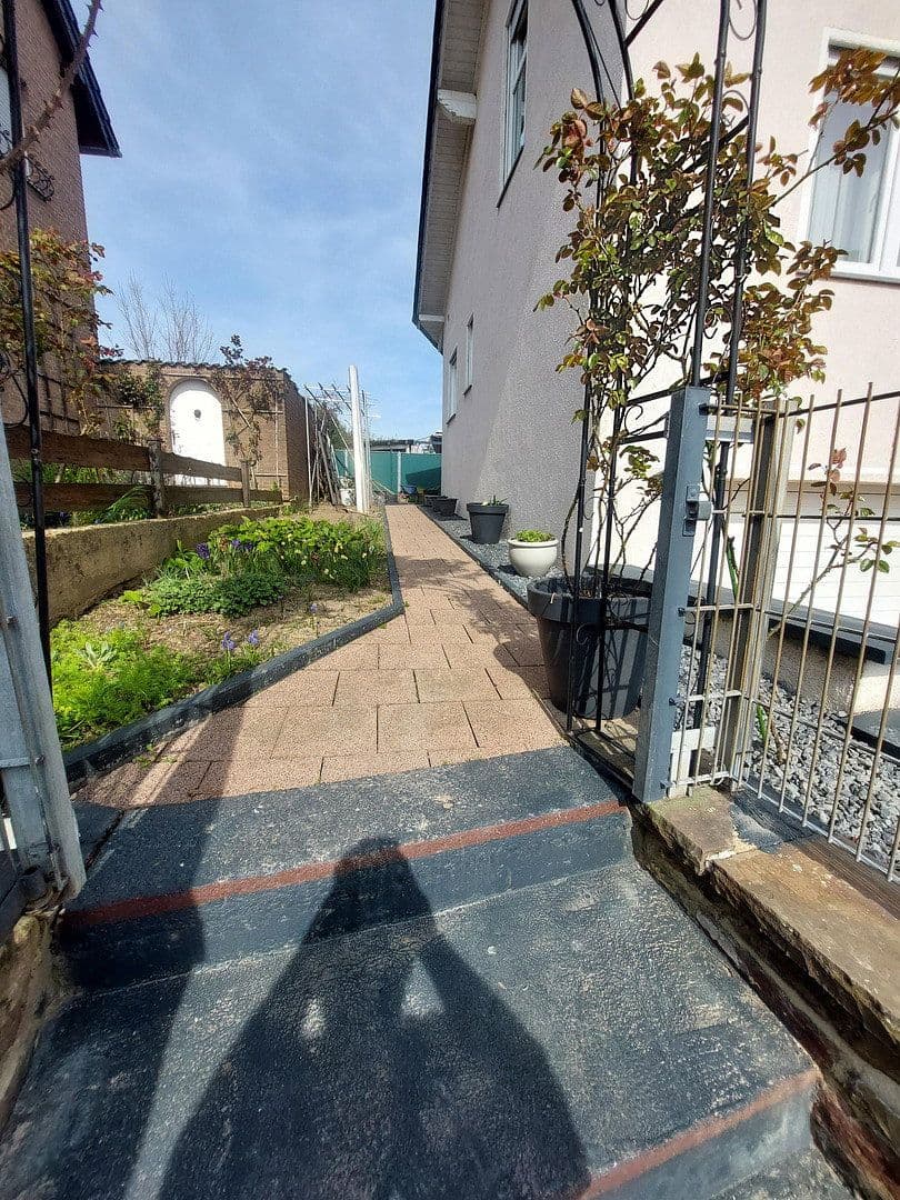 Prodej domu 143 m², pozemek 314 m², Offermannsstr 9, Baesweiler, Severní Porýní-Vestfálsko Prodej domu 143 m², pozemek 314 m², Offermannsstr 9, Baesweiler, Severní Porýní-Vestfálsko