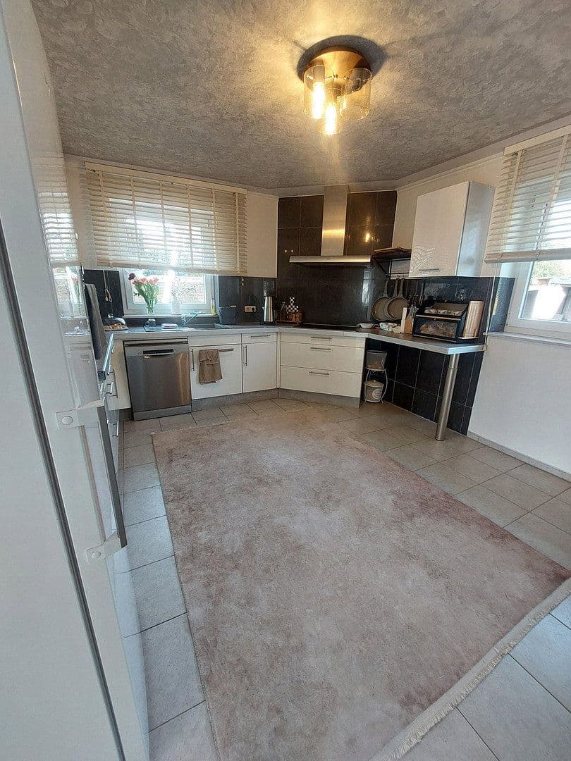Prodej domu 143 m², pozemek 314 m², Offermannsstr 9, Baesweiler, Severní Porýní-Vestfálsko Prodej domu 143 m², pozemek 314 m², Offermannsstr 9, Baesweiler, Severní Porýní-Vestfálsko