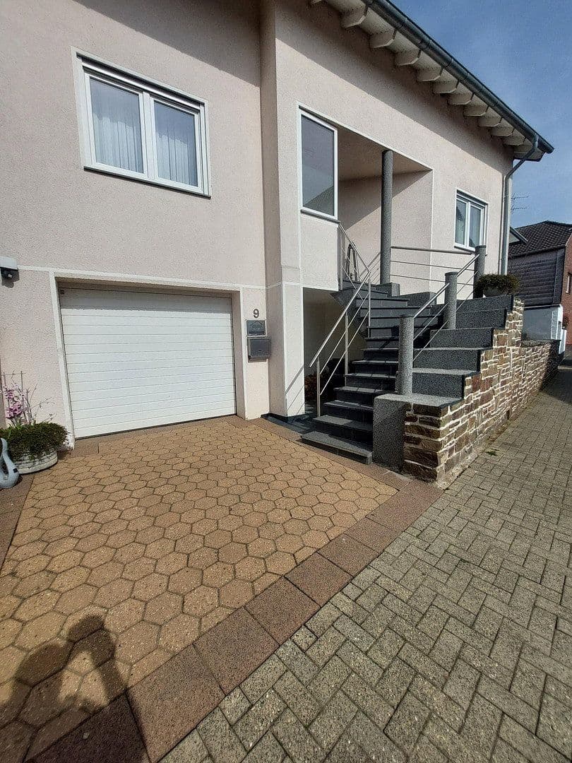 Prodej domu 143 m², pozemek 314 m², Offermannsstr 9, Baesweiler, Severní Porýní-Vestfálsko Prodej domu 143 m², pozemek 314 m², Offermannsstr 9, Baesweiler, Severní Porýní-Vestfálsko