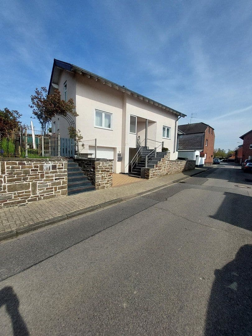 Prodej domu 143 m², pozemek 314 m², Offermannsstr 9, Baesweiler, Severní Porýní-Vestfálsko Prodej domu 143 m², pozemek 314 m², Offermannsstr 9, Baesweiler, Severní Porýní-Vestfálsko