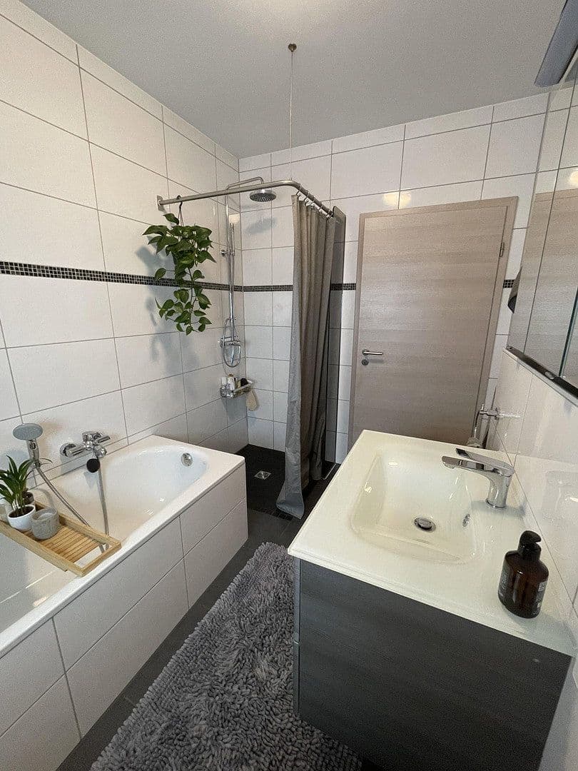 Pronájem bytu 2+1 60 m², Leinenstraße 30a, Bielefeld, Severní Porýní-Vestfálsko Pronájem bytu 2+1 60 m², Leinenstraße 30a, Bielefeld, Severní Porýní-Vestfálsko
