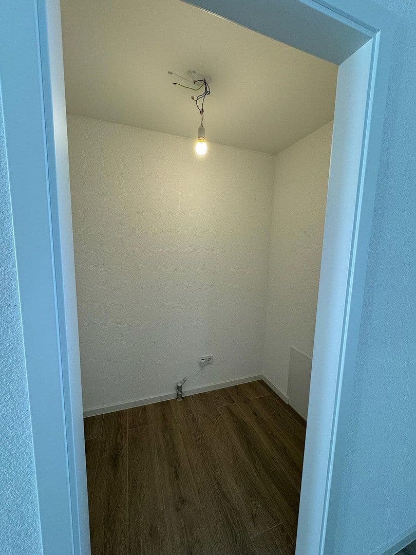 Pronájem bytu 3+1 97 m², Rhönstraße 3A, Ronneburg, Hessen Pronájem bytu 3+1 97 m², Rhönstraße 3A, Ronneburg, Hessen