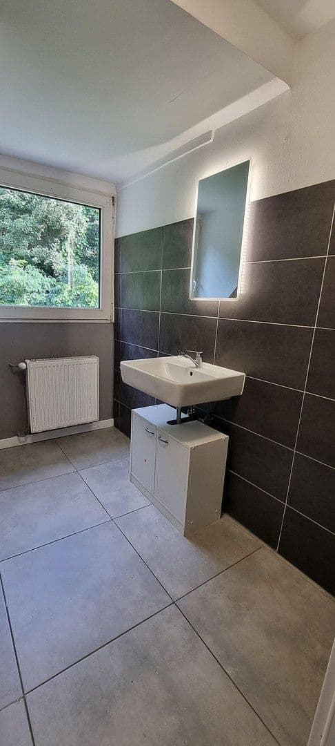 Pronájem bytu 4+1 103 m², Anilinstr. 30, Wuppertal, Severní Porýní-Vestfálsko Pronájem bytu 4+1 103 m², Anilinstr. 30, Wuppertal, Severní Porýní-Vestfálsko