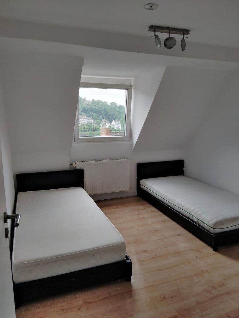Pronájem bytu 4+1 103 m², Anilinstr. 30, Wuppertal, Severní Porýní-Vestfálsko Pronájem bytu 4+1 103 m², Anilinstr. 30, Wuppertal, Severní Porýní-Vestfálsko