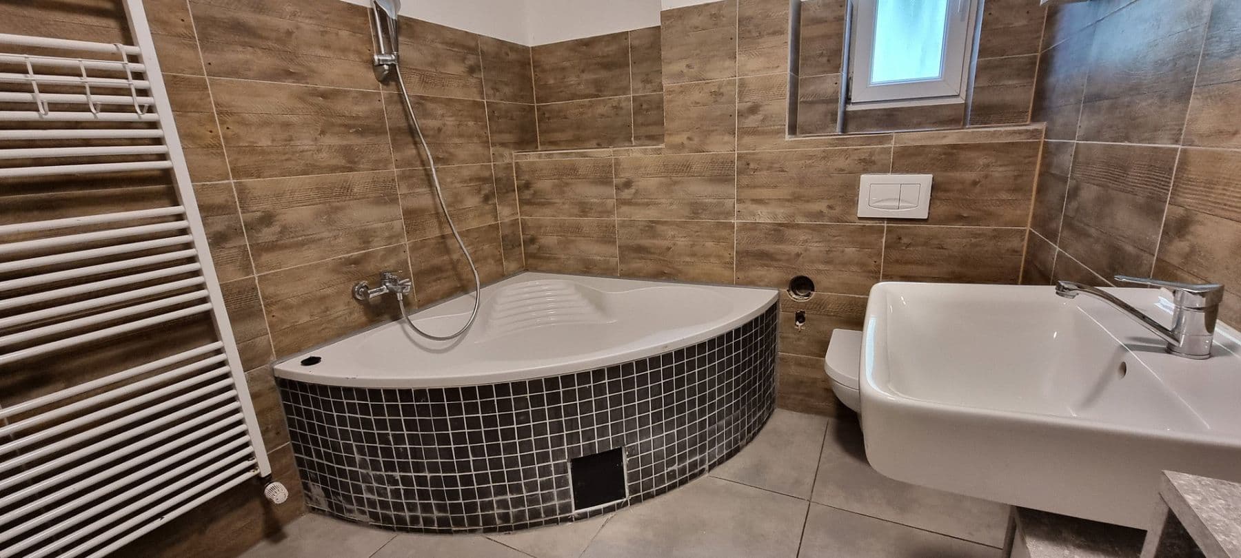 Pronájem bytu 4+1 103 m², Anilinstr. 30, Wuppertal, Severní Porýní-Vestfálsko Pronájem bytu 4+1 103 m², Anilinstr. 30, Wuppertal, Severní Porýní-Vestfálsko