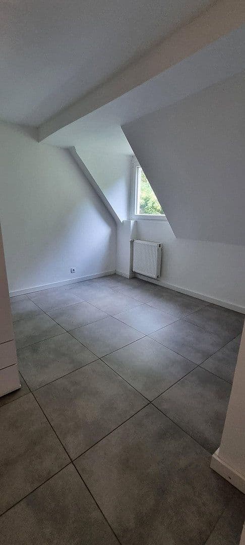 Pronájem bytu 4+1 103 m², Anilinstr. 30, Wuppertal, Severní Porýní-Vestfálsko Pronájem bytu 4+1 103 m², Anilinstr. 30, Wuppertal, Severní Porýní-Vestfálsko