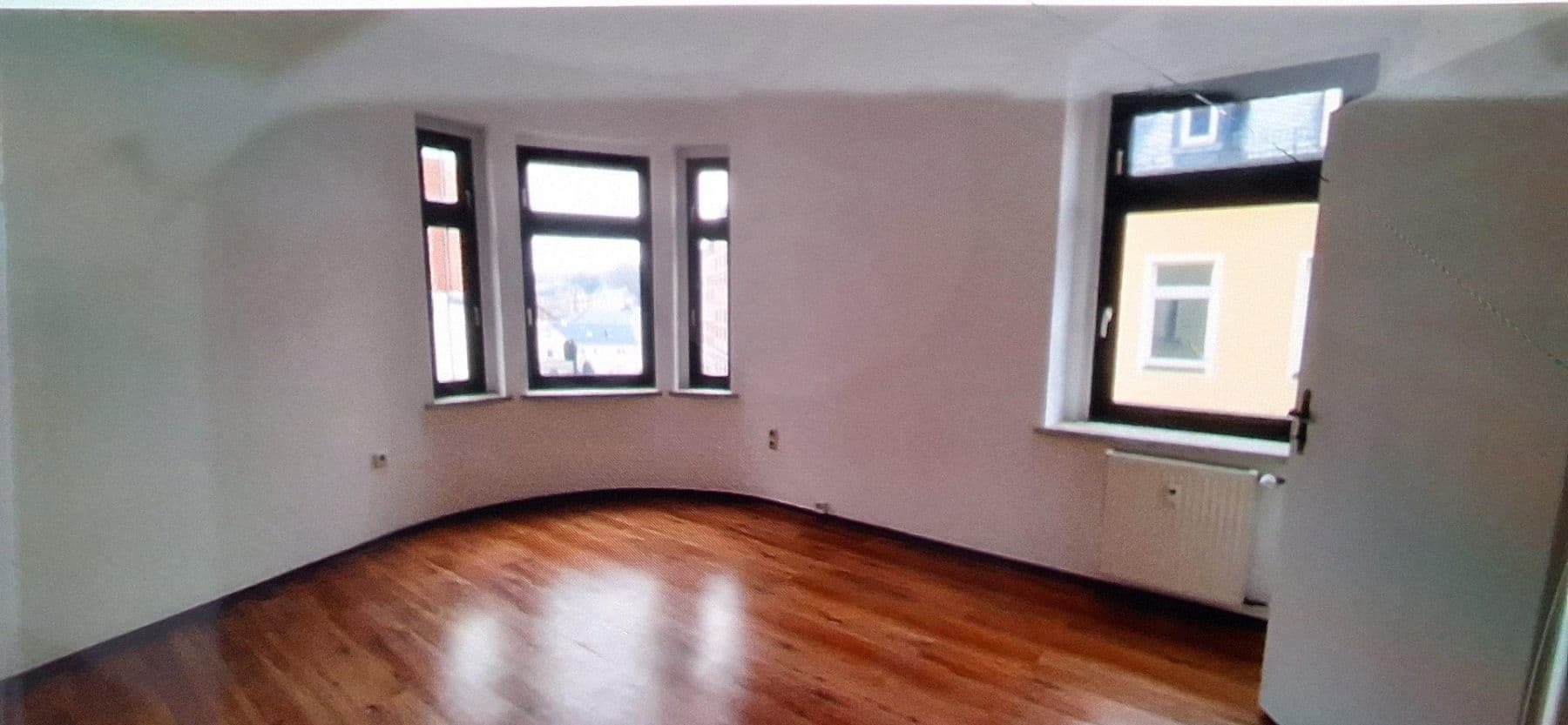 Prodej domu 286 m², pozemek 270 m², Lutherstraße 35, Reichenbach, Sasko Prodej domu 286 m², pozemek 270 m², Lutherstraße 35, Reichenbach, Sasko