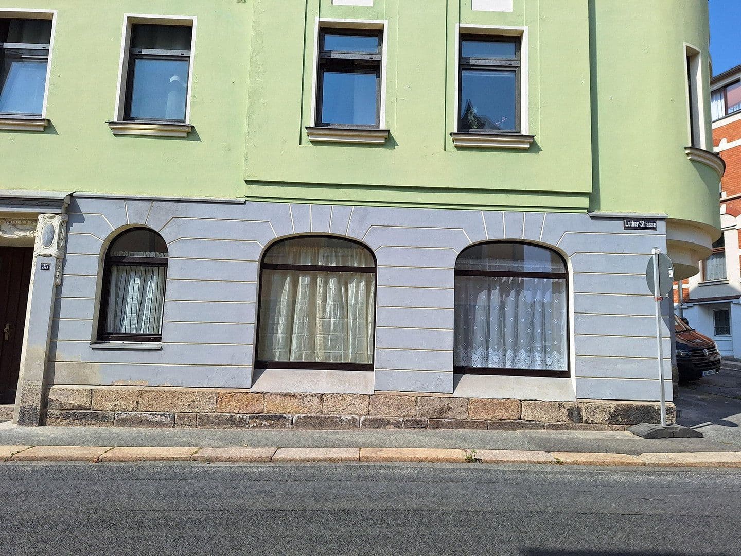 Prodej domu 286 m², pozemek 270 m², Lutherstraße 35, Reichenbach, Sasko Prodej domu 286 m², pozemek 270 m², Lutherstraße 35, Reichenbach, Sasko