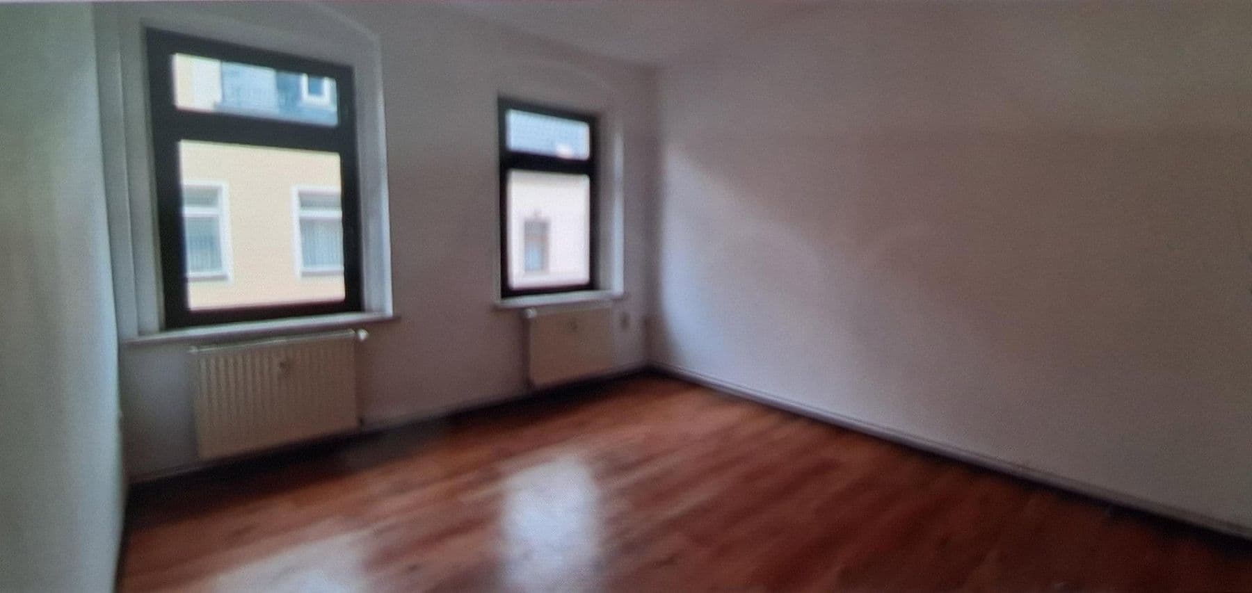 Prodej domu 286 m², pozemek 270 m², Lutherstraße 35, Reichenbach, Sasko Prodej domu 286 m², pozemek 270 m², Lutherstraße 35, Reichenbach, Sasko