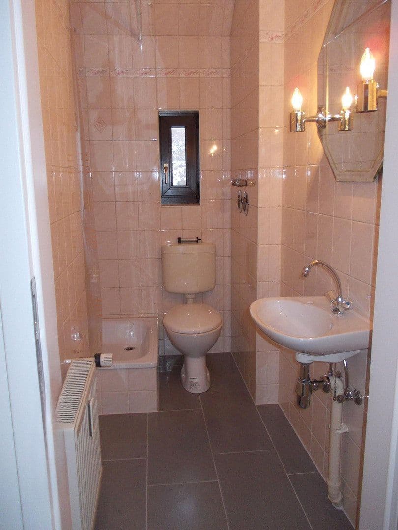 Prodej domu 286 m², pozemek 270 m², Lutherstraße 35, Reichenbach, Sasko Prodej domu 286 m², pozemek 270 m², Lutherstraße 35, Reichenbach, Sasko