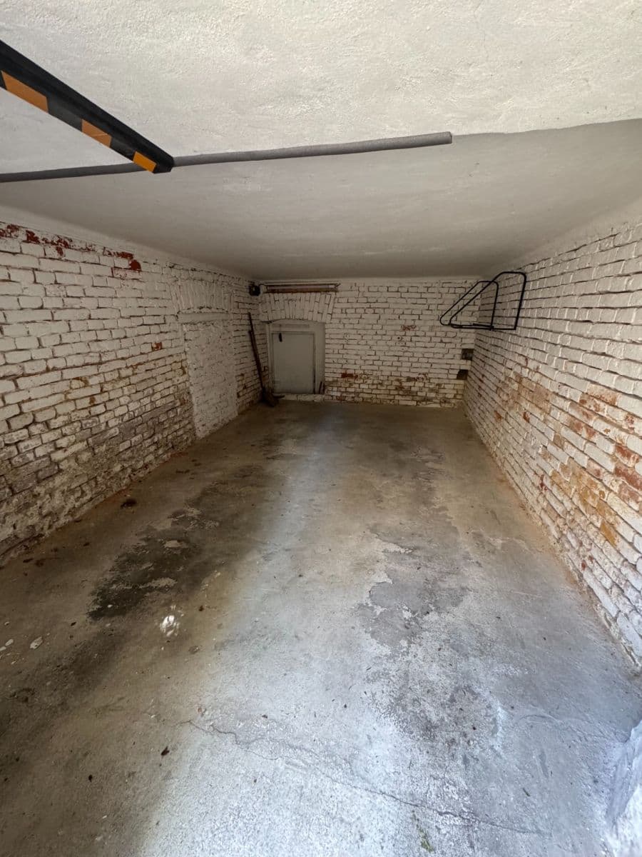 Pronájem garáže 17 m², Resslova, Olomouc, Olomoucký kraj Pronájem garáže 17 m², Resslova, Olomouc, Olomoucký kraj