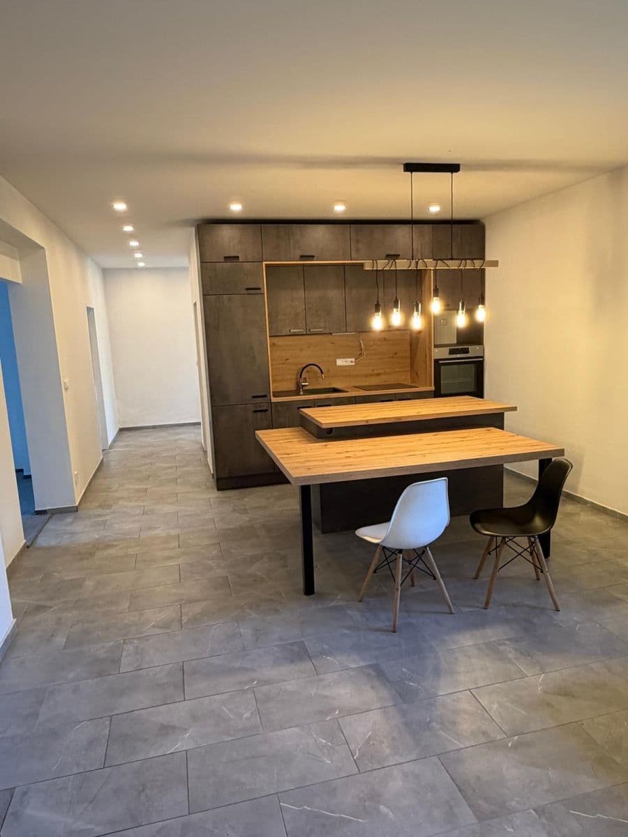Prodej domu 280 m², pozemek 3.545 m², Bystřice, Středočeský kraj Prodej domu 280 m², pozemek 3.545 m², Bystřice, Středočeský kraj