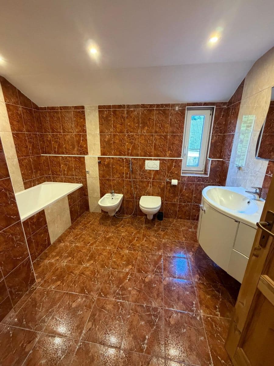 Prodej domu 280 m², pozemek 3.545 m², Bystřice, Středočeský kraj Prodej domu 280 m², pozemek 3.545 m², Bystřice, Středočeský kraj