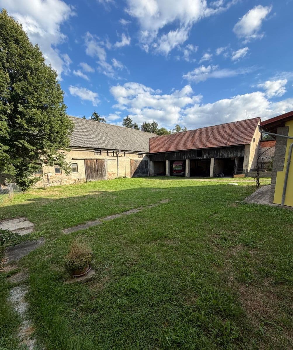 Prodej domu 280 m², pozemek 3.545 m², Bystřice, Středočeský kraj Prodej domu 280 m², pozemek 3.545 m², Bystřice, Středočeský kraj