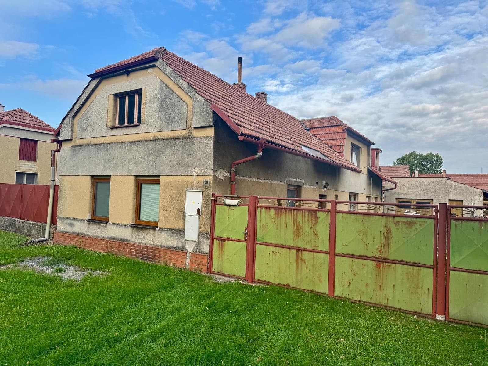 Prodej domu 190 m², pozemek 356 m², Zelené náměstí, Křinec, Středočeský kraj Prodej domu 190 m², pozemek 356 m², Zelené náměstí, Křinec, Středočeský kraj