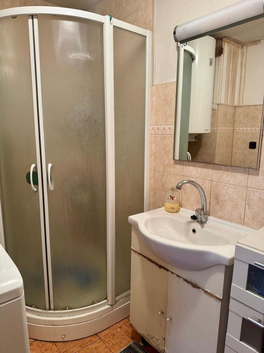 Prodej domu 190 m², pozemek 356 m², Zelené náměstí, Křinec, Středočeský kraj Prodej domu 190 m², pozemek 356 m², Zelené náměstí, Křinec, Středočeský kraj