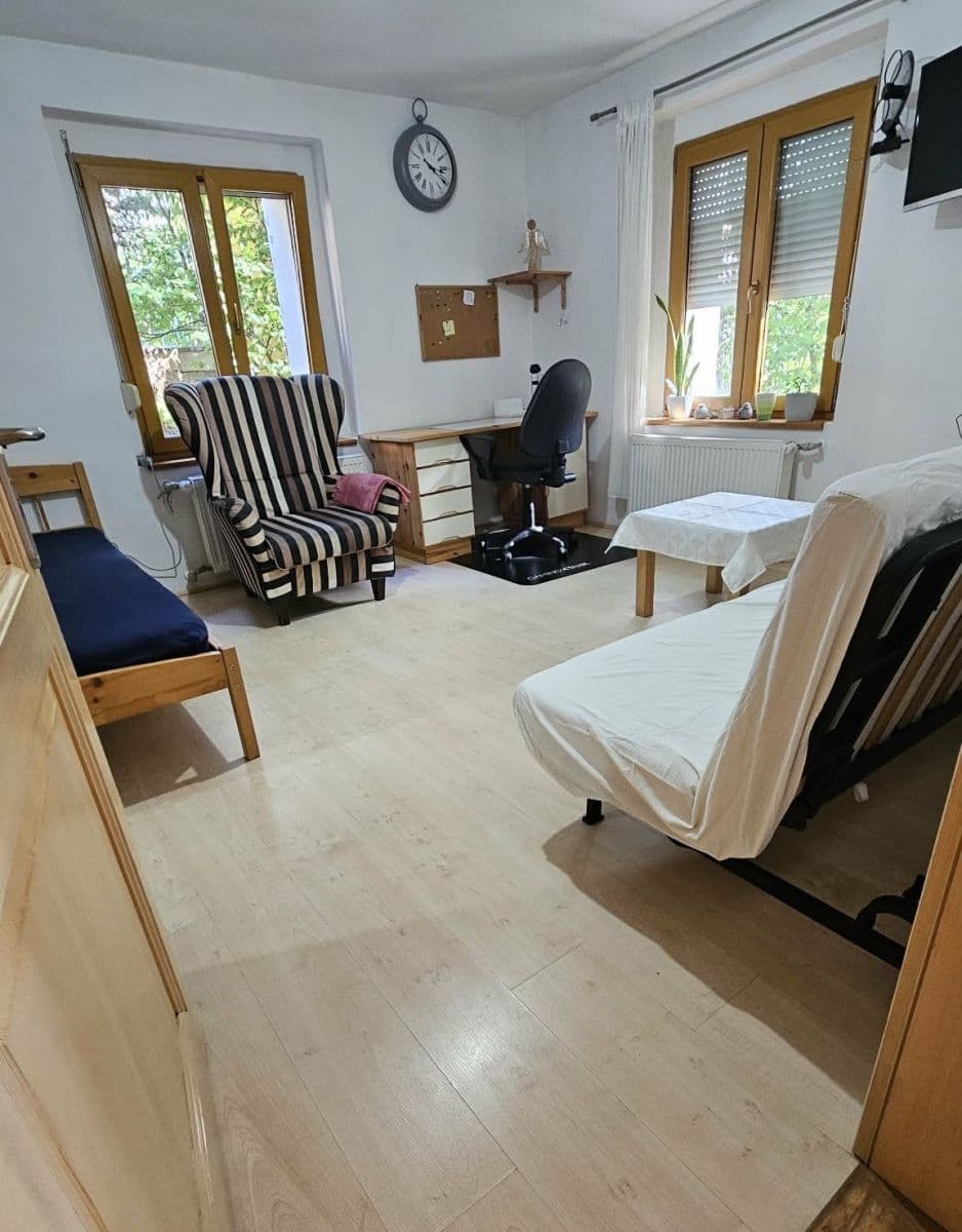 Pronájem bytu 1+1 32 m², Na Výšině, Karlovy Vary, Karlovarský kraj Pronájem bytu 1+1 32 m², Na Výšině, Karlovy Vary, Karlovarský kraj