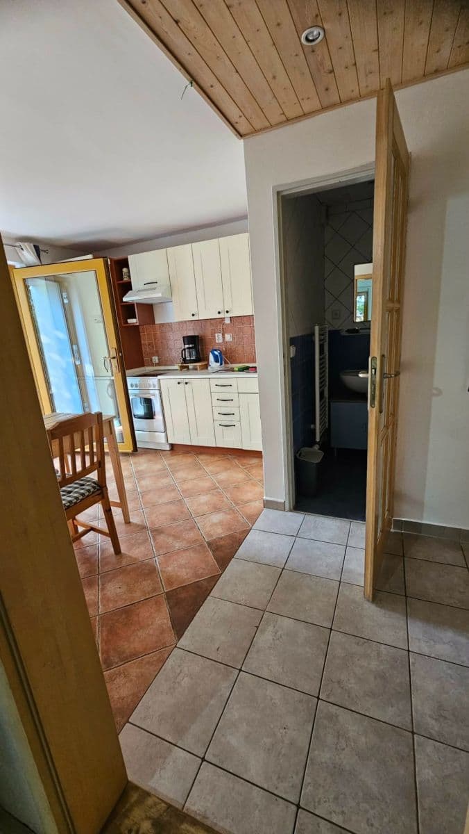Pronájem bytu 1+1 32 m², Na Výšině, Karlovy Vary, Karlovarský kraj Pronájem bytu 1+1 32 m², Na Výšině, Karlovy Vary, Karlovarský kraj