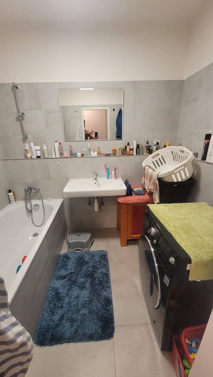 Pronájem bytu 3+1 96 m², J. K. Tyla, Horoměřice, Středočeský kraj Pronájem bytu 3+1 96 m², J. K. Tyla, Horoměřice, Středočeský kraj