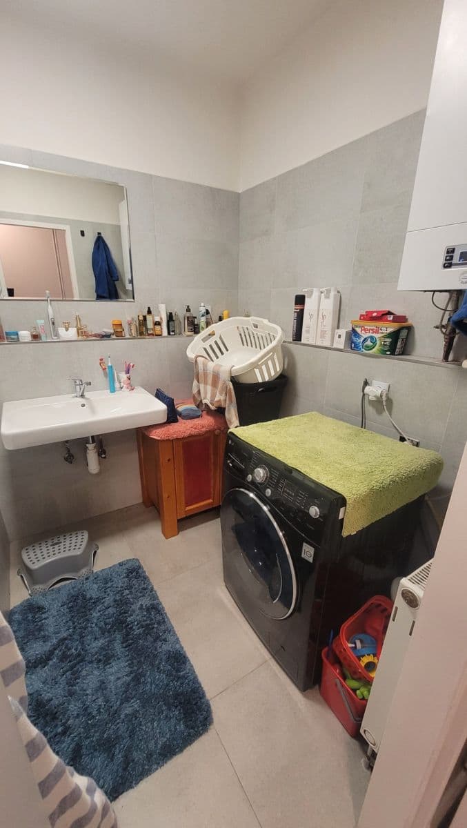 Pronájem bytu 3+1 96 m², J. K. Tyla, Horoměřice, Středočeský kraj Pronájem bytu 3+1 96 m², J. K. Tyla, Horoměřice, Středočeský kraj