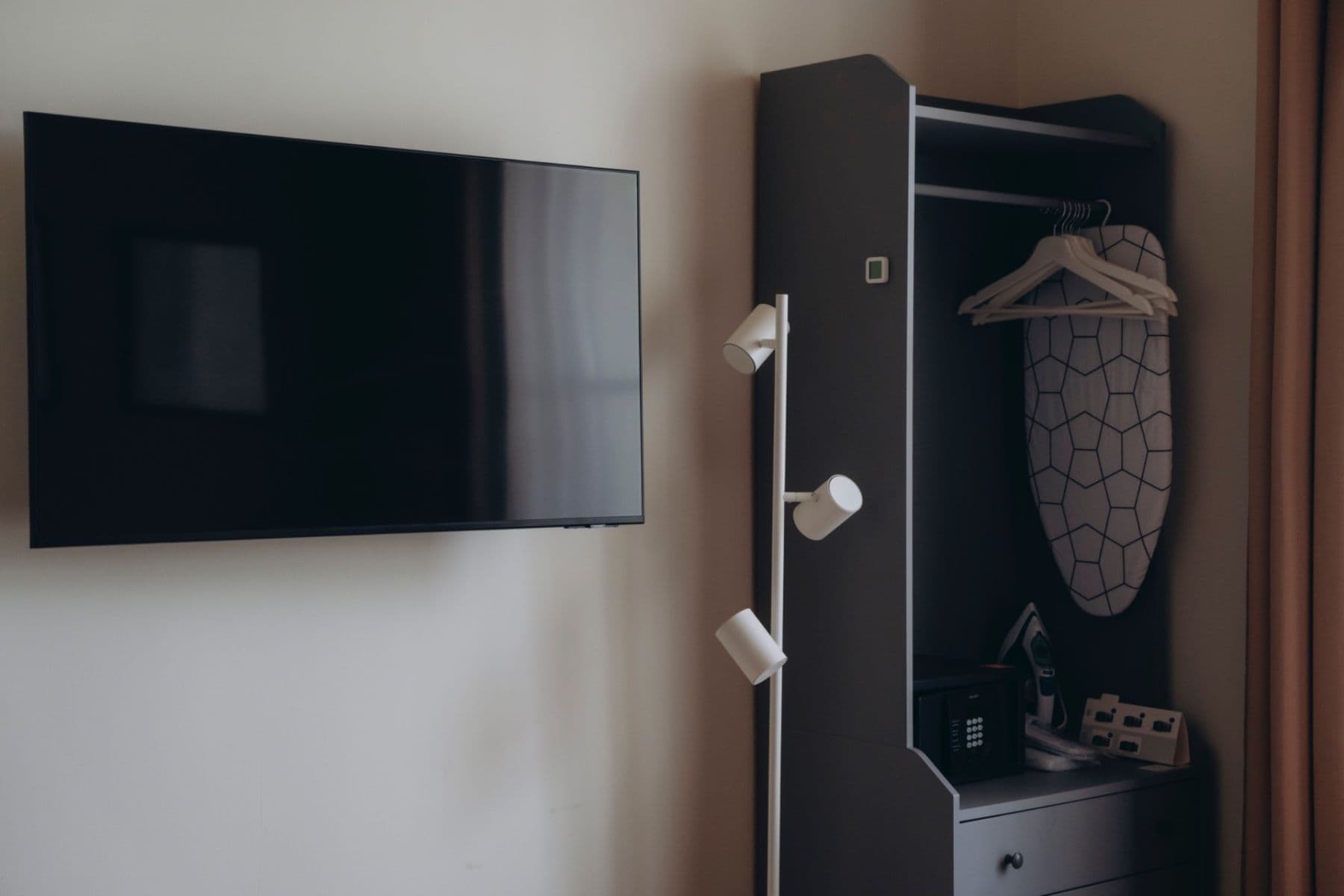Pronájem bytu 1+kk 16 m², Bulharská, Karlovy Vary, Karlovarský kraj Pronájem bytu 1+kk 16 m², Bulharská, Karlovy Vary, Karlovarský kraj
